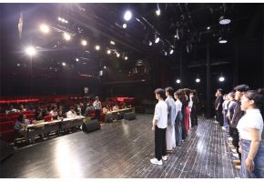 性感漂亮美女搞鸡网站高三年级表演专业举行阶段考试